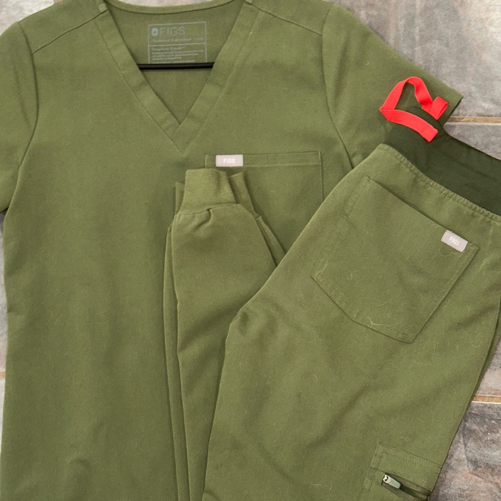 Figs Olive Green Scrub Set